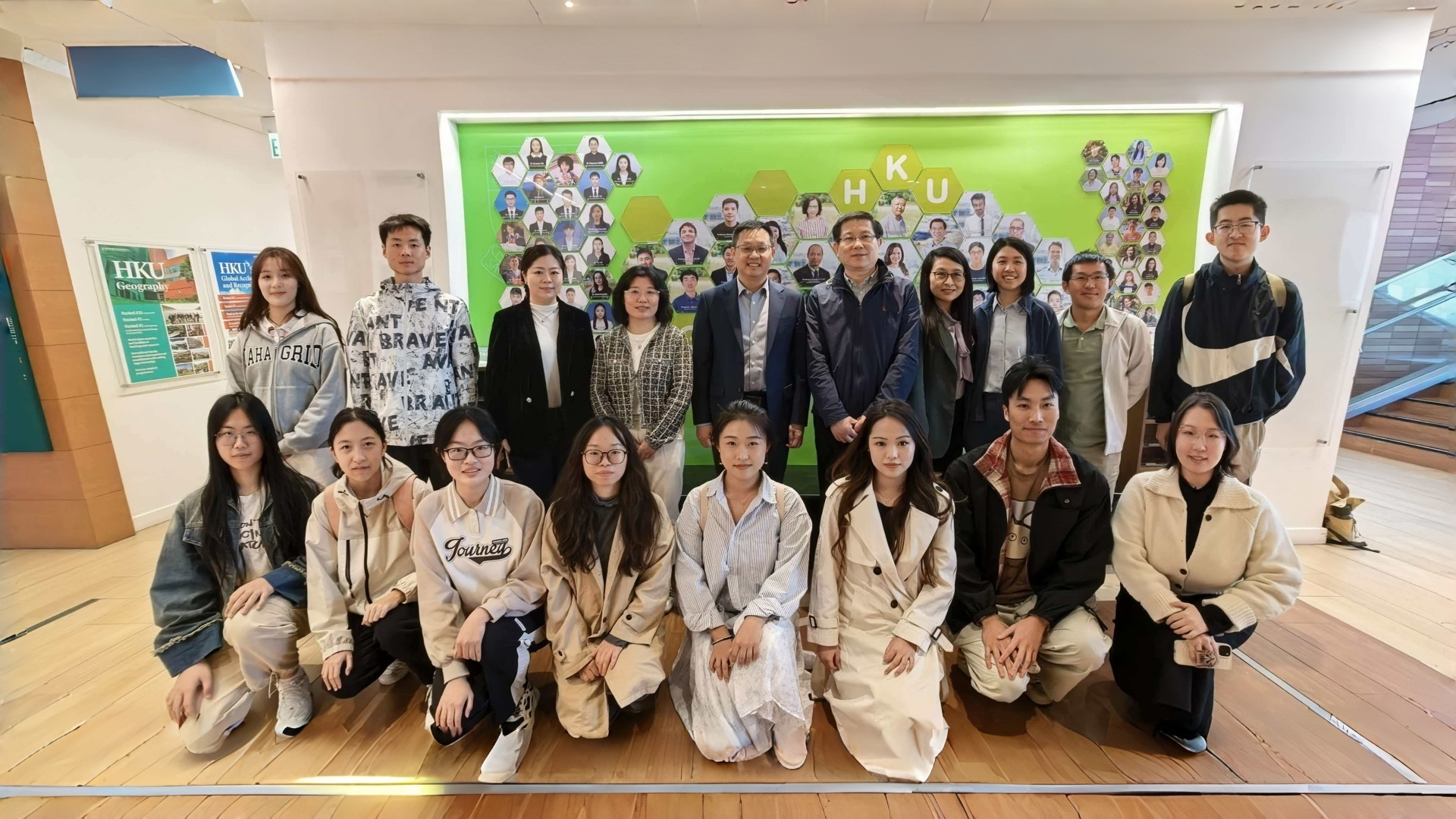 深化合作，共育英才——学院师生赴香港实习与学术研讨